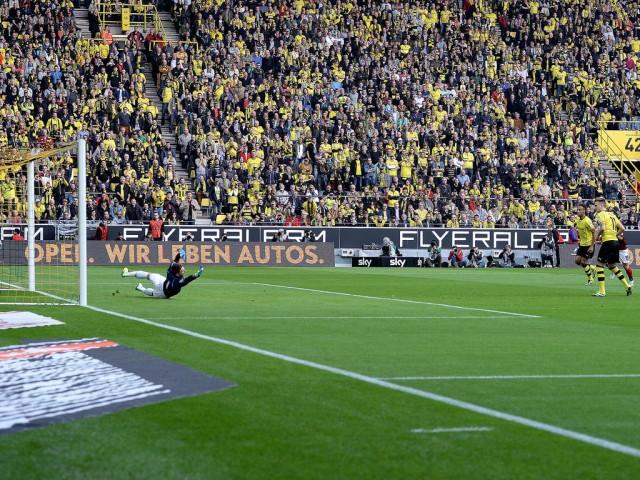 Borussia Dortmund v Hannover 96 - Bundesliga