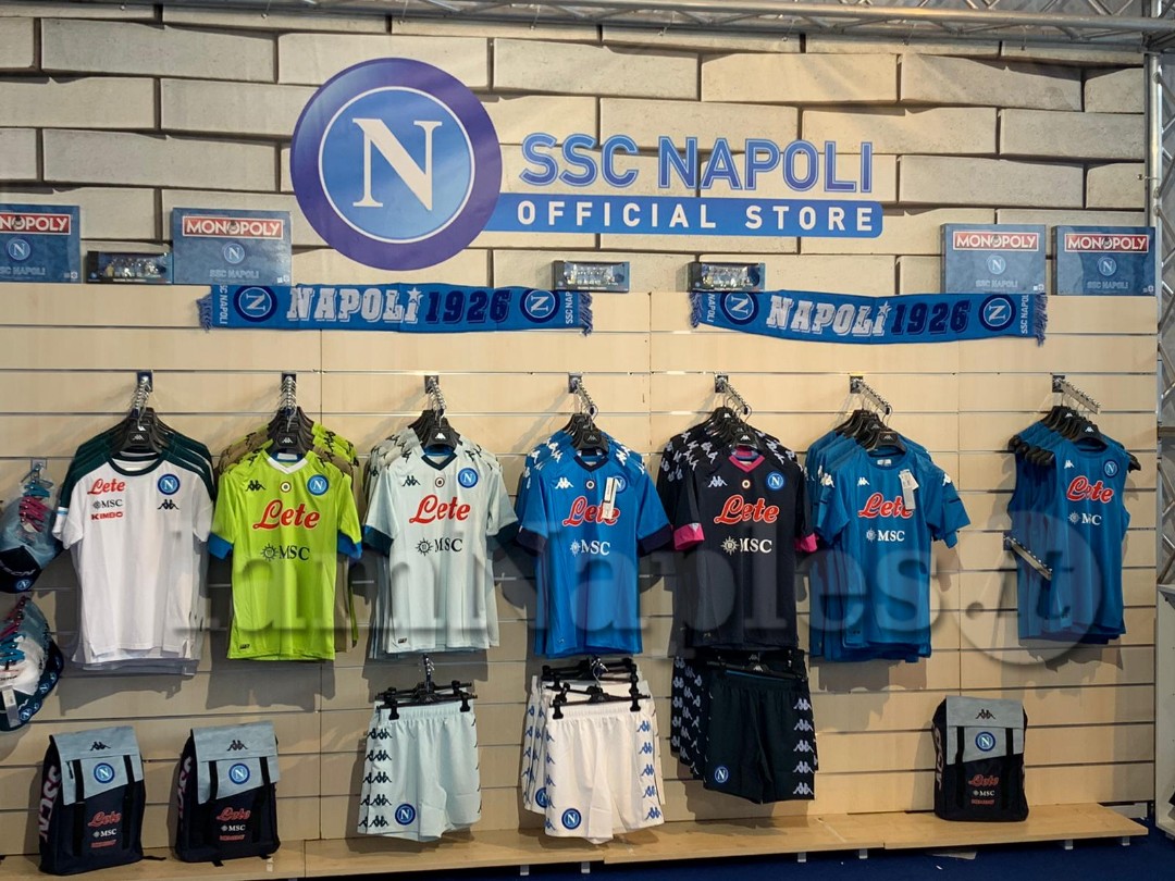 FOTO IAMNAPLES - Le maglie ufficiali del Napoli 2020/2021: confermate le  indiscrezioni trapelate in rete