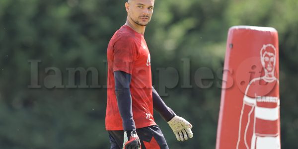 Napoli's Italian goalkeeper Elia Caprile  during  SSC Napoli's 2024-25 preseason training camp in val di sole in Trentino, Dimaro Folgarida